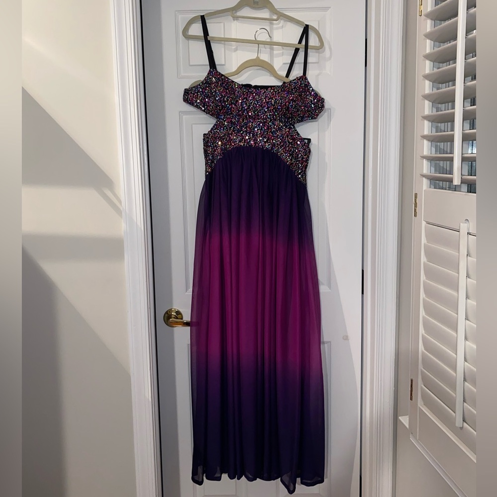 Jessica Simpson Gown